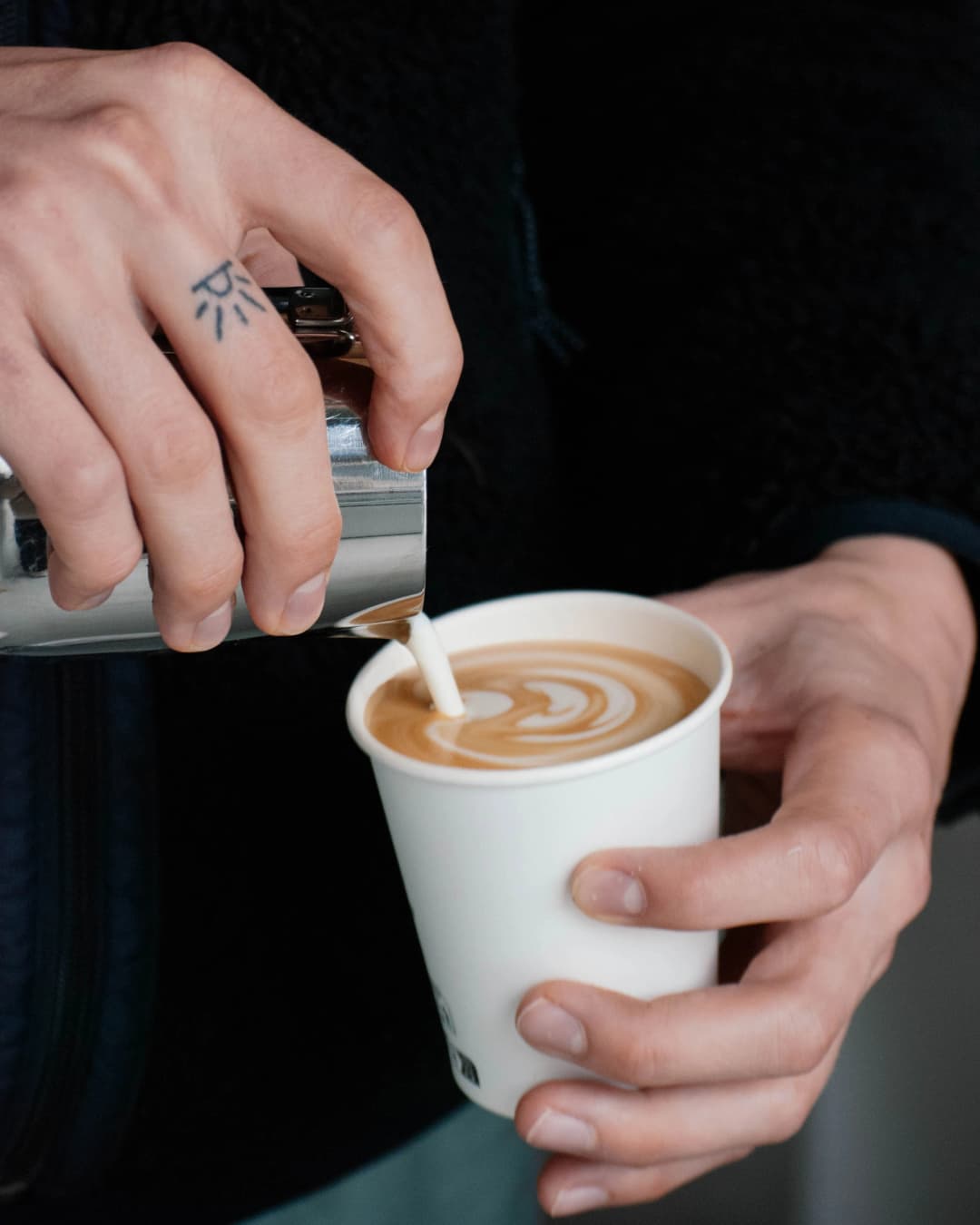 Latte art word gemaakt